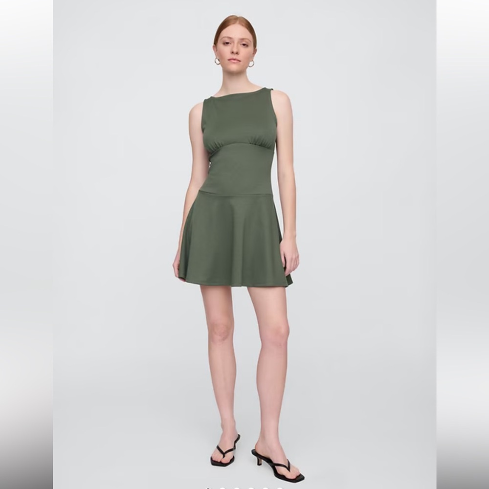 GAP Boatneck Thyme Green knit Dress. Size M NWT
